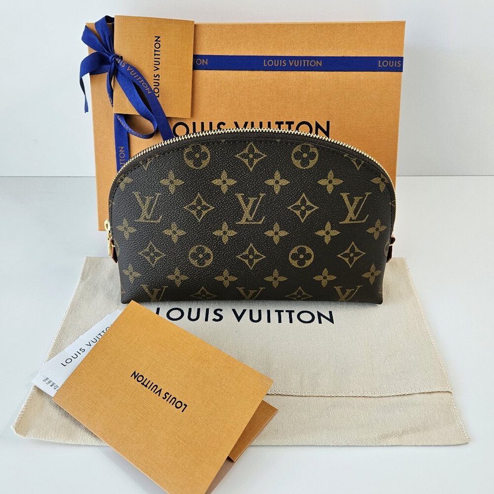LOUIS VUITTON Cosmetic Pouch MM (Old GM) - Picture 2 of 16